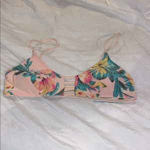 RIP CURL BIKINI TOP! Size M